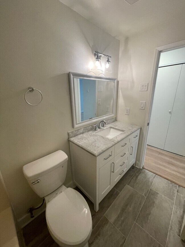 Building Photo - New Listing! 2-bed, 2-bath Condo!