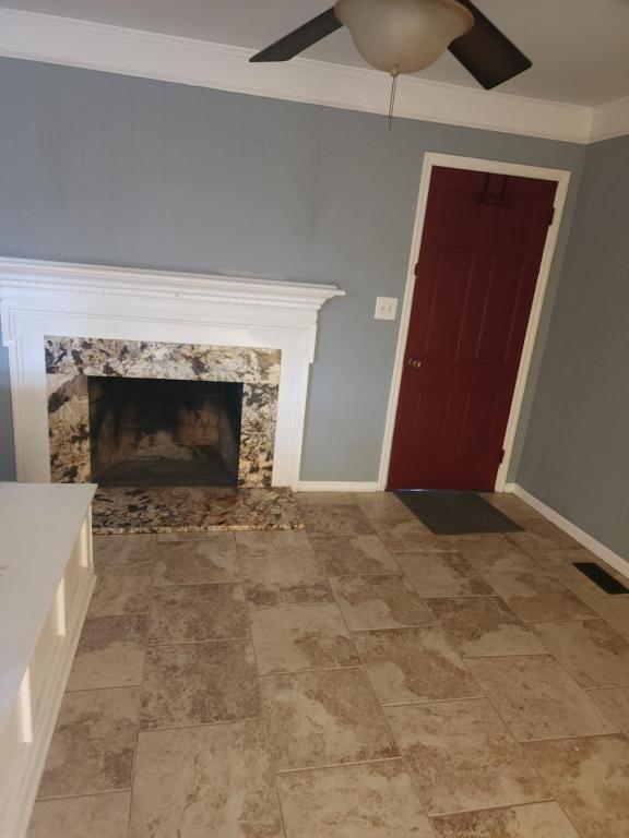 Building Photo - 4 Belle Cir