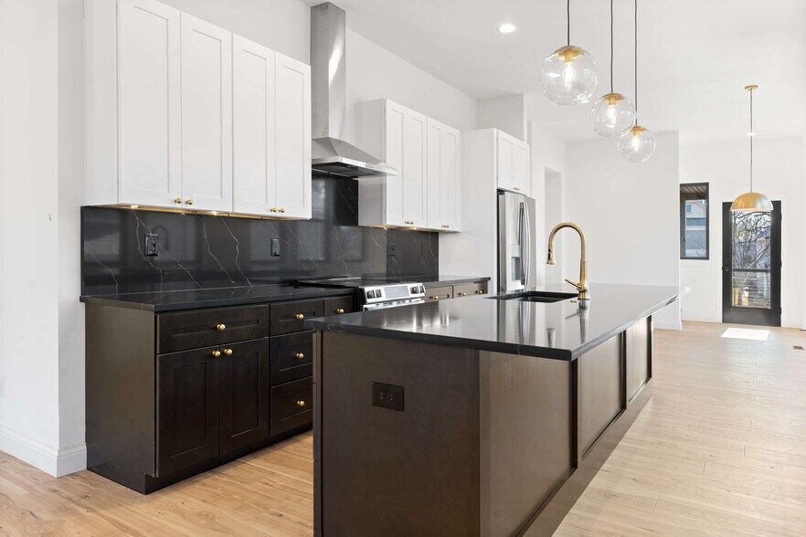 Building Photo - 6515 Nashville Ave