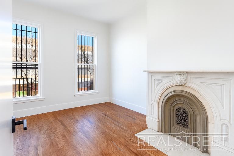 Building Photo - Spacious Modern 2BR in Bed-Stuy | Prime Willoughby & Marcy Location