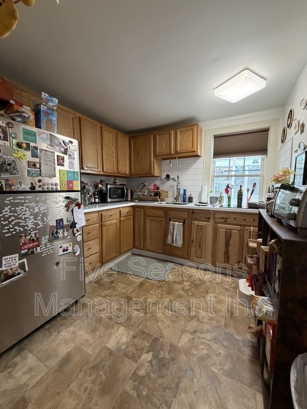 Building Photo - 32 Intervale Ave