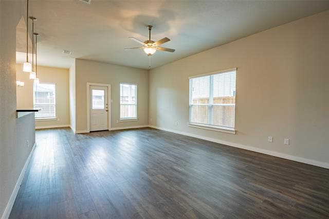 Building Photo - 640 Wheatfield Dr
