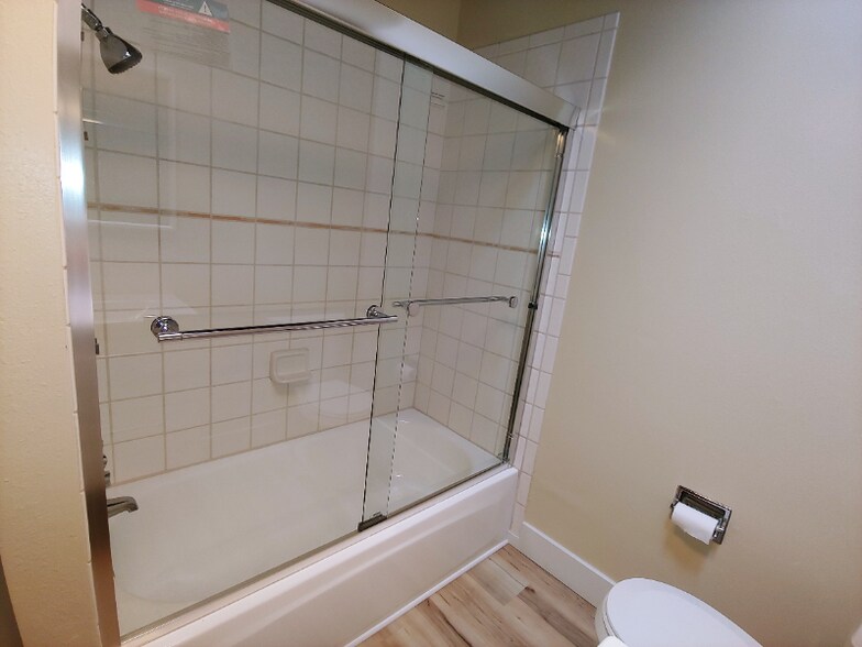 Building Photo - 2933 Carmel St