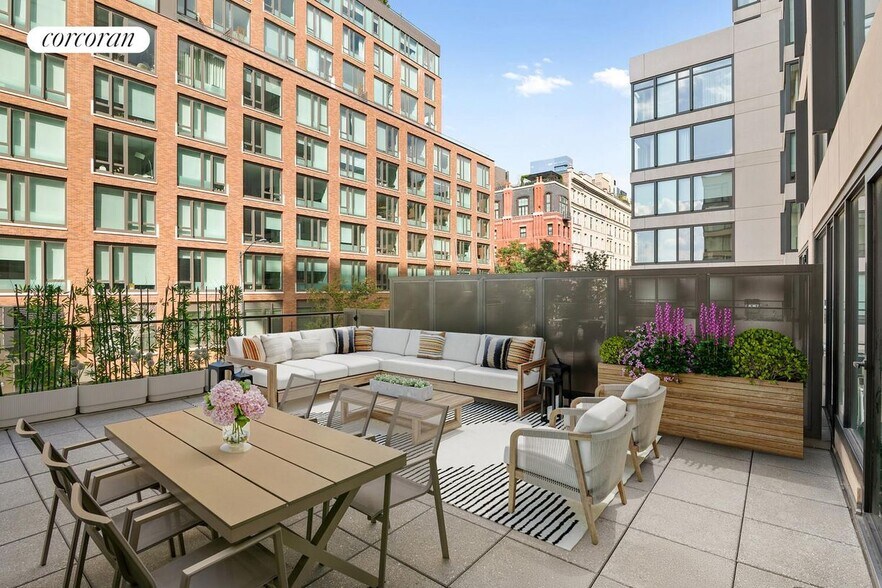 Building Photo - 450 Washington St