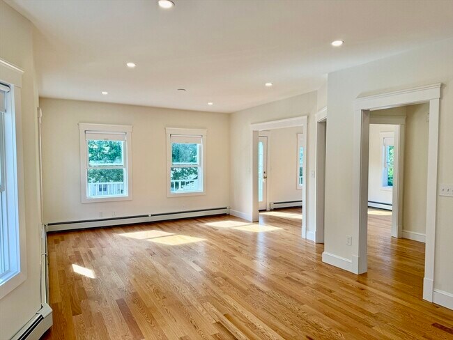 Building Photo - 145 Winsor Ave