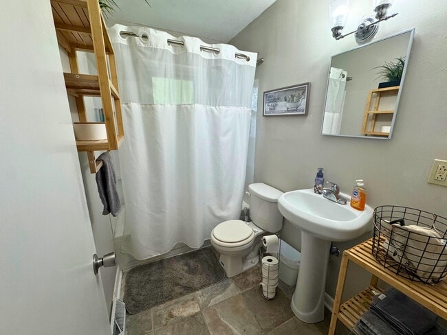 Building Photo - 1205 Carter Rd