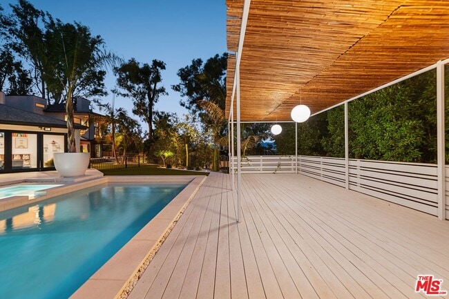 Building Photo - 3627 Woodhill Canyon Rd