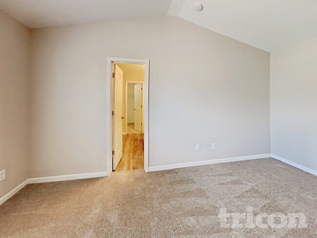 Building Photo - 1912 Carpenter Cabin Dr