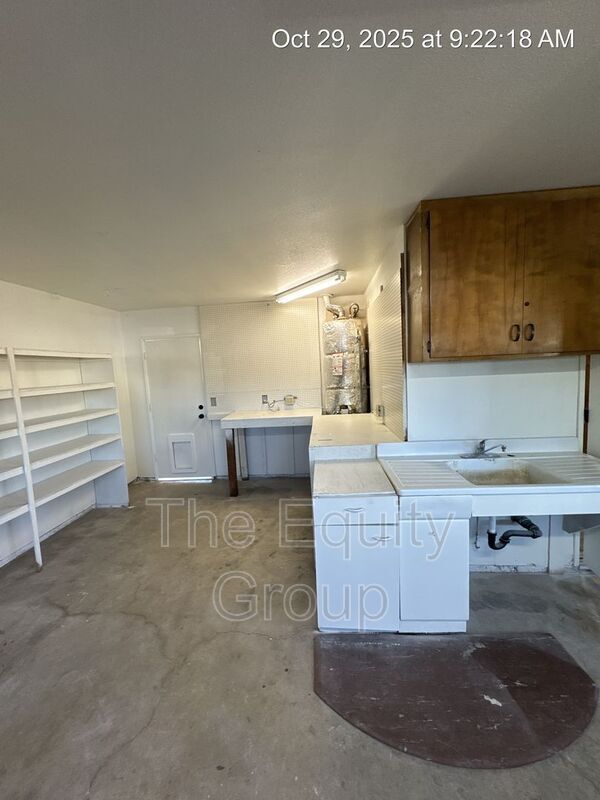 Building Photo - 951 Orangewood Ct