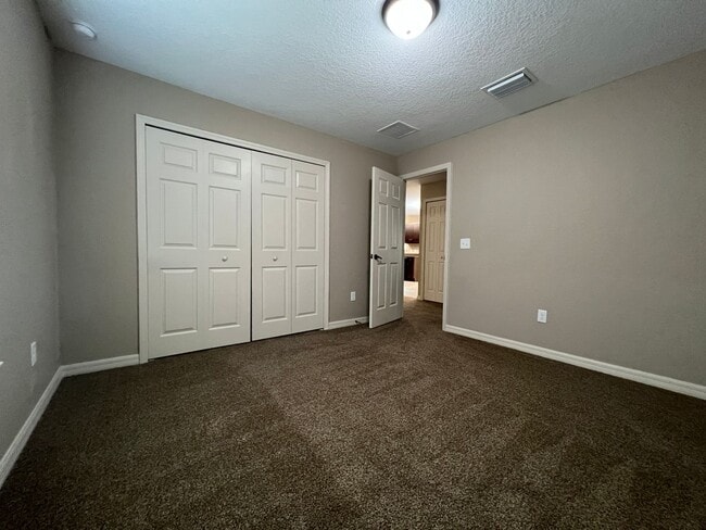 Building Photo - Charming 3-Bedroom, 2-Bathroom Single-Family Home in Ocklawaha!