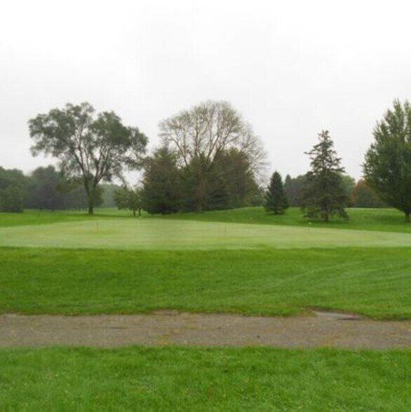 Building Photo - 112 E Dean Ave