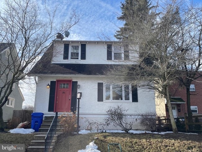 Building Photo - 428 Paxson Ave