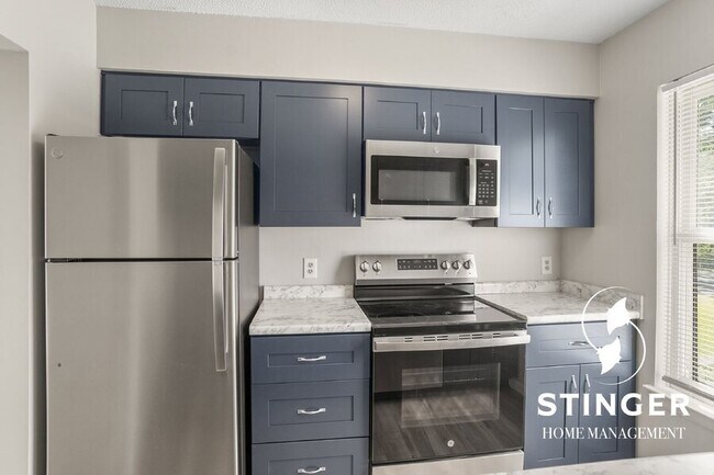 Building Photo - 31 Harding St