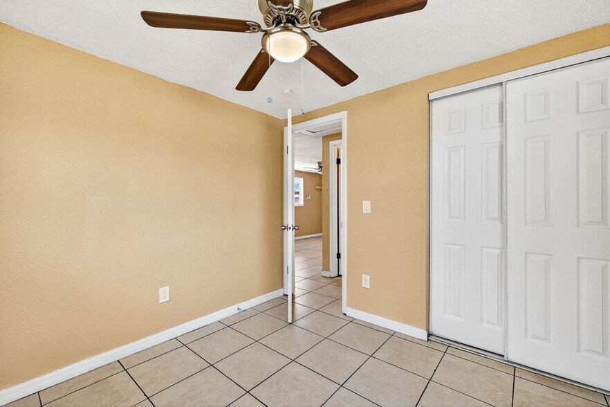 Building Photo - 2146 Ranchita Trail