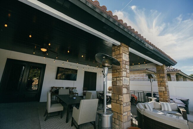 Building Photo - 302 Lake Clark Ct