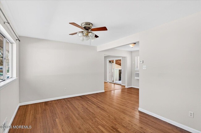 Building Photo - 8 View Dr