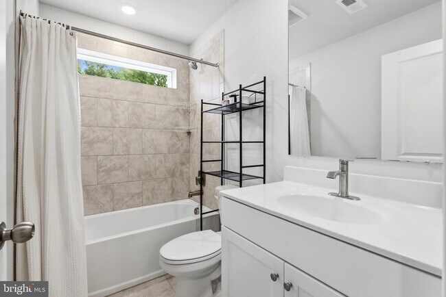 Building Photo - 6815 Winterhill Ln