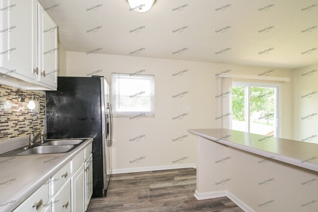 Building Photo - 11939 Holly Brook Dr