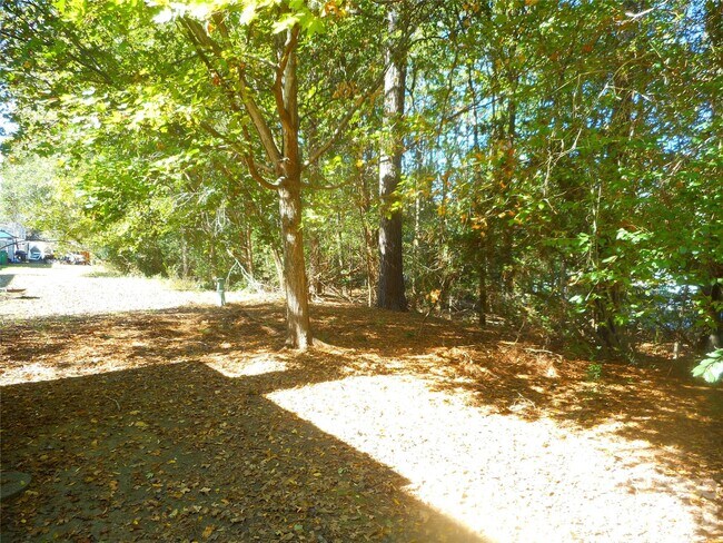 Building Photo - 6622 Bevington Ridge Rd