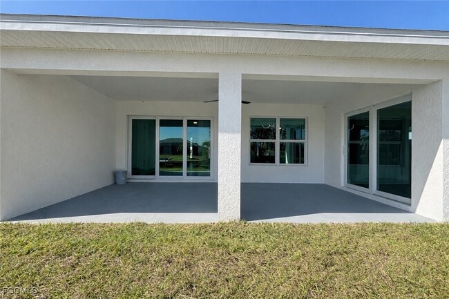 Building Photo - 3339 NE 13th Ave