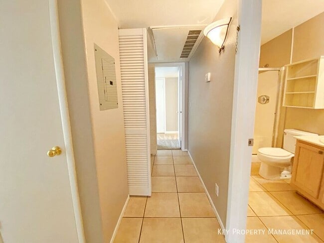 Building Photo - 3061 Key Largo Dr