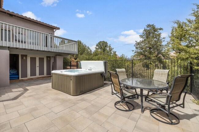 Building Photo - Furnished, 1-Year Long-Term Rental