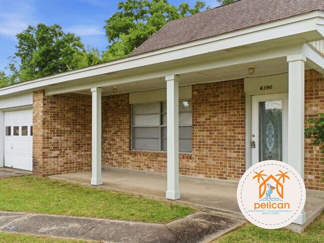 Building Photo - 4-Bedroom Home in a Prime Pensacola Location