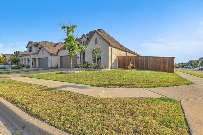 Building Photo - 1805 Everglades Dr