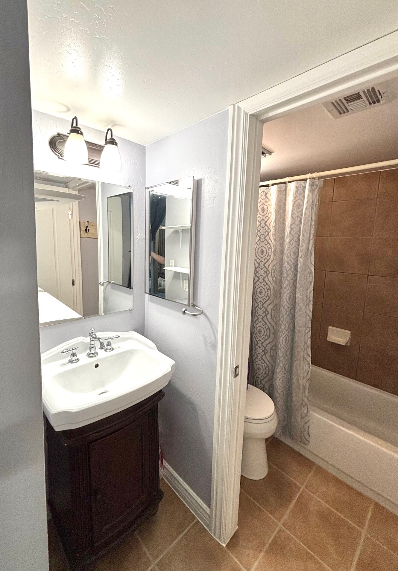 Building Photo - 3200 S Litzler Dr