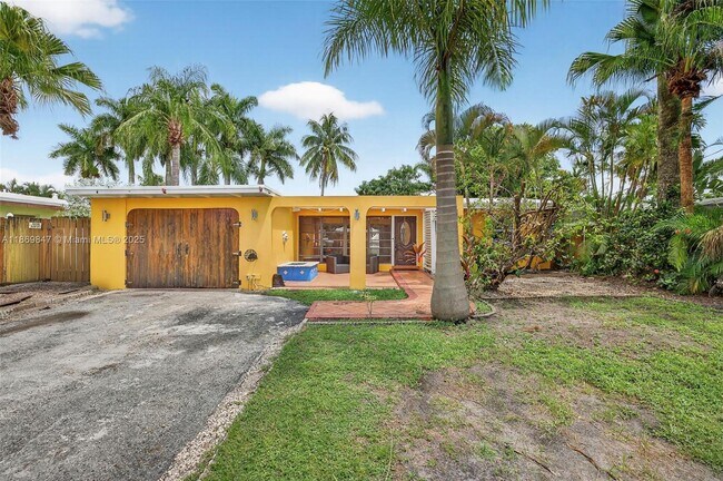 Building Photo - 2606 Gulfstream Ln