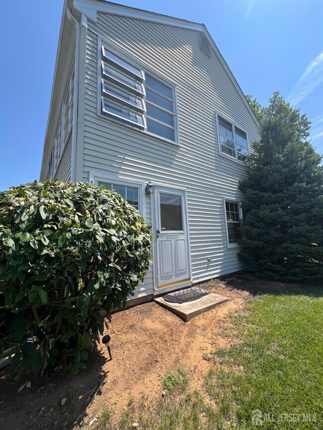 Building Photo - 605 Winchester Ln