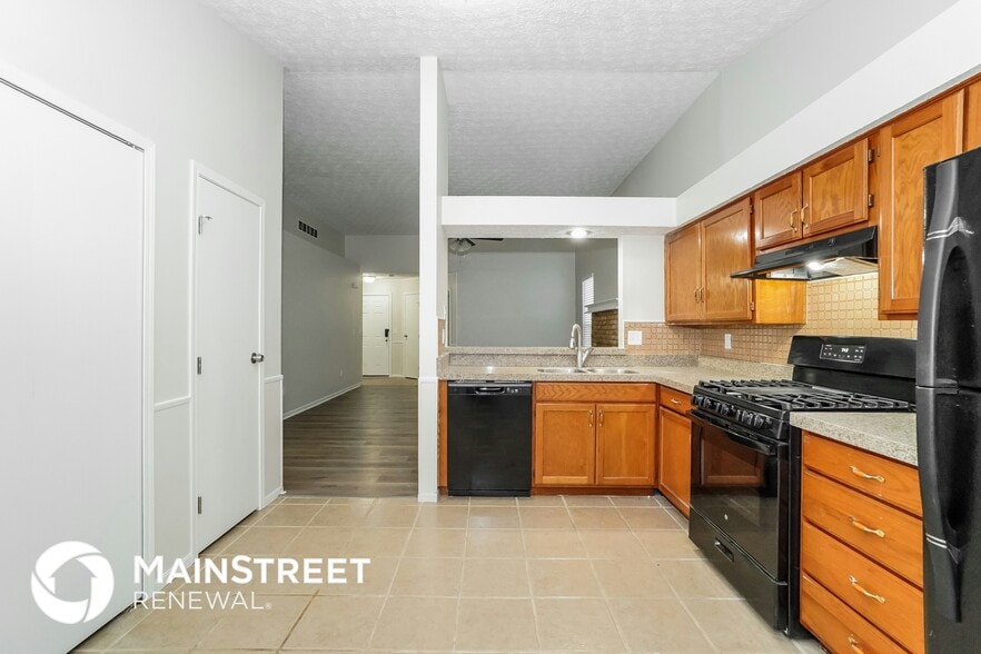 Building Photo - 7618 Kittansett Ln