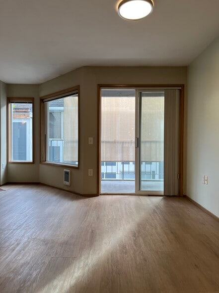 Building Photo - 727 N 85th St