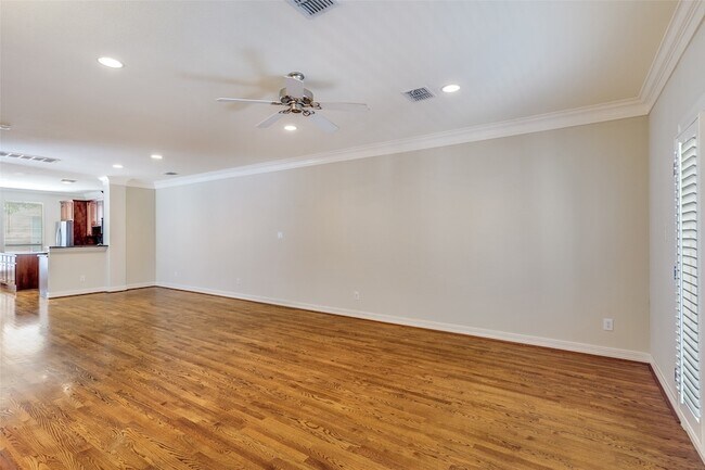 Building Photo - 3610 Gillespie St