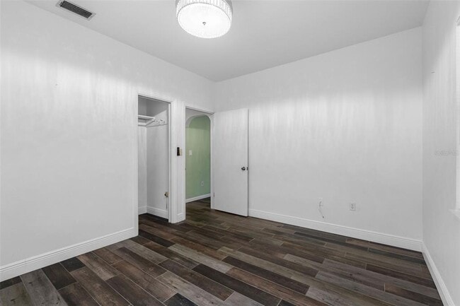 Building Photo - 641 Wilkie St