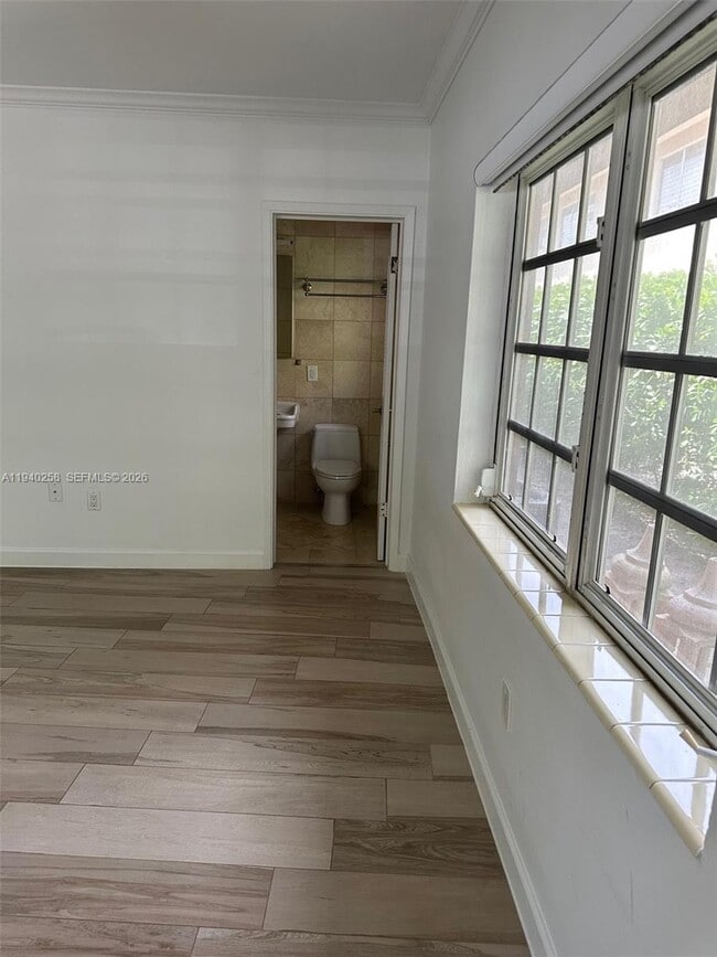 Building Photo - 60 Park Dr