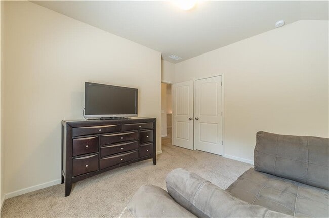 Building Photo - 129 Village Trail