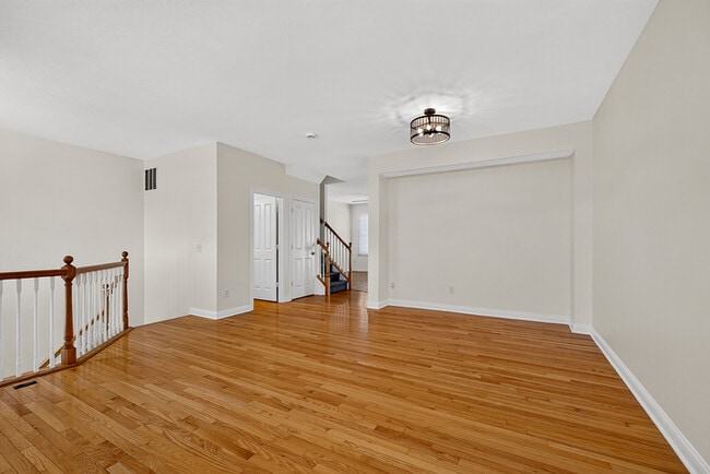 Building Photo - Beautiful 3 Bed Townhome In the Heart Of Village Of West Clay!