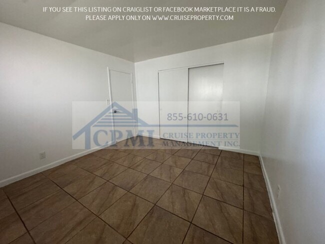 Interior Photo - 2220 Hayes St