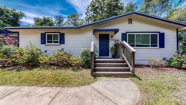 Primary Photo - Charming Updated Home in Bluewater Bay – N...