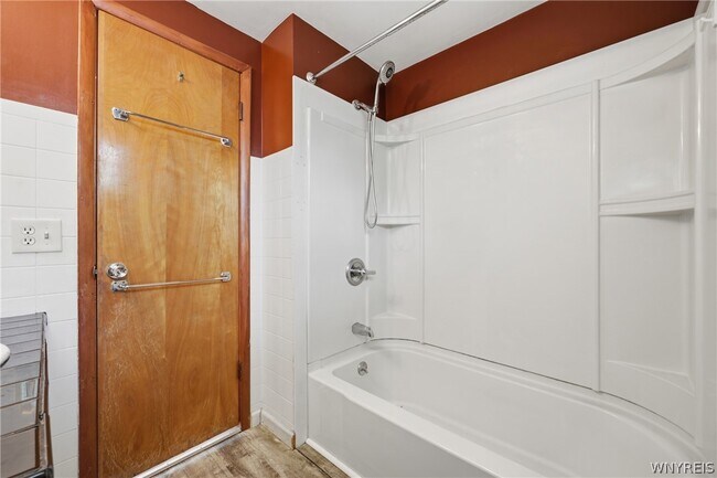 Building Photo - 56 Awood Pl