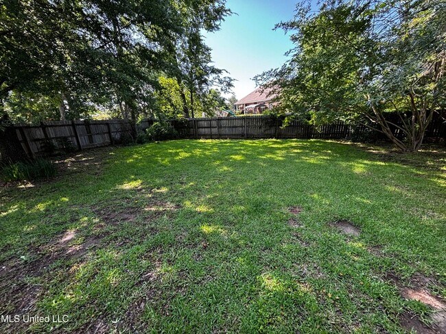 Building Photo - 410 Abbey Woods