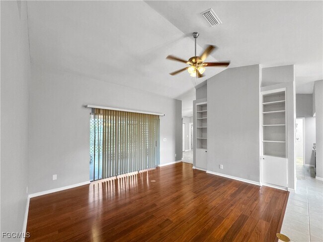 Building Photo - 5823 Buchanan Rd