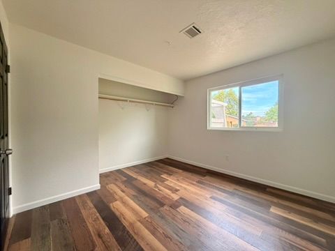 Building Photo - 3285 Oak Knoll Dr