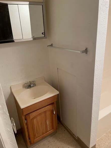 Apt B - 700 Brinton Ave