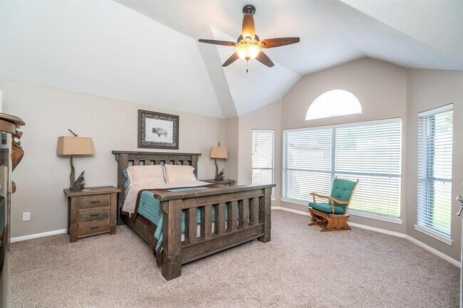 Building Photo - 3208 Ivory Pointe Dr