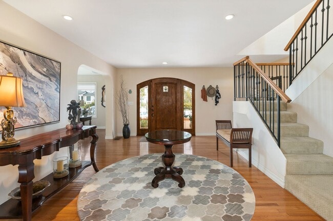 Building Photo - 4BD/2.5BA California Coastal Home with Swe...