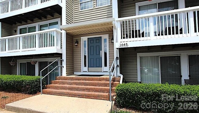 Building Photo - 1645 Arlyn Cir