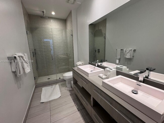 Building Photo - 4010 S Ocean Dr