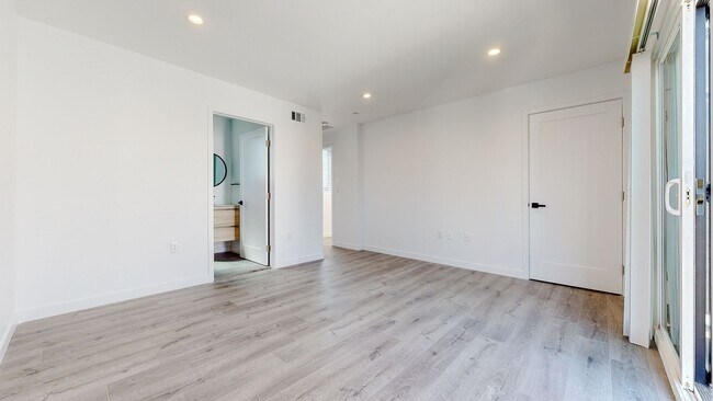 Building Photo - 1435 Westmoreland Ave